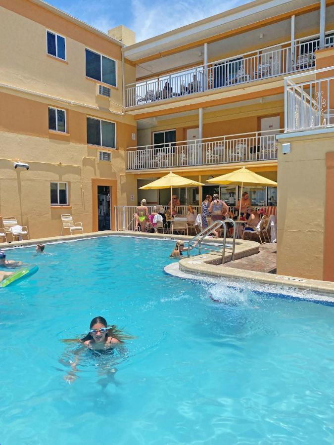 Page Terrace Beachfront Hotel St. Pete Beach Esterno foto